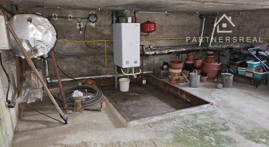 Pekný dom na krásnom mieste pod lesom, pozemok 2165m2, predaj, Medzev