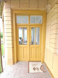 Pekný dom na krásnom mieste pod lesom, pozemok 2165m2, predaj, Medzev