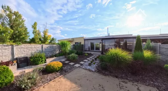 Prímestské bývanie v radovom dome so záhradou, predaj, Košice - Krásna