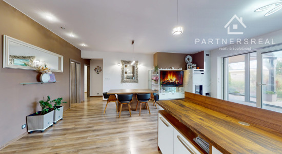 Prímestské bývanie v radovom dome so záhradou, predaj, Košice - Krásna