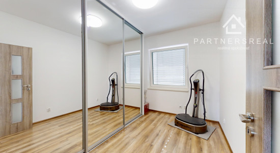 Prímestské bývanie v radovom dome so záhradou, predaj, Košice - Krásna