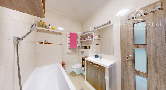 Prímestské bývanie v radovom dome so záhradou, predaj, Košice - Krásna