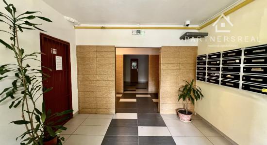 Na prenájom 4-izbový byt + garáž, 72m2 + lodžia,  Košice – Terasa, ul.Výstavby