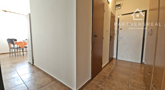 Veľký 2 izb. byt, 58m2 + loggia, prenájom, Krosnianska 77, Košice – Dargovských hrdinov