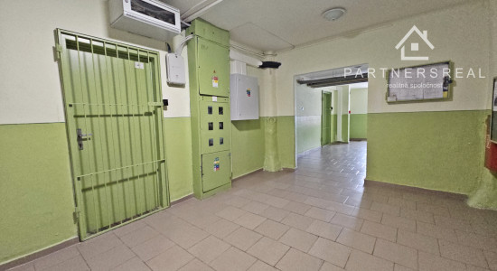 Veľký 2 izb. byt, 58m2 + loggia, prenájom, Krosnianska 77, Košice – Dargovských hrdinov