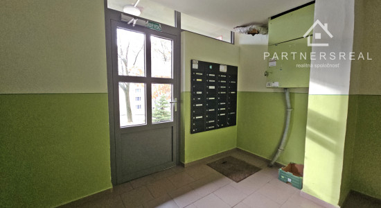 Veľký 2 izb. byt, 58m2 + loggia, prenájom, Krosnianska 77, Košice – Dargovských hrdinov