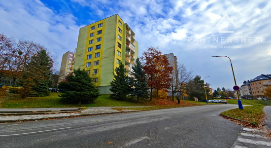 Veľký 2 izb. byt, 58m2 + loggia, prenájom, Krosnianska 77, Košice – Dargovských hrdinov