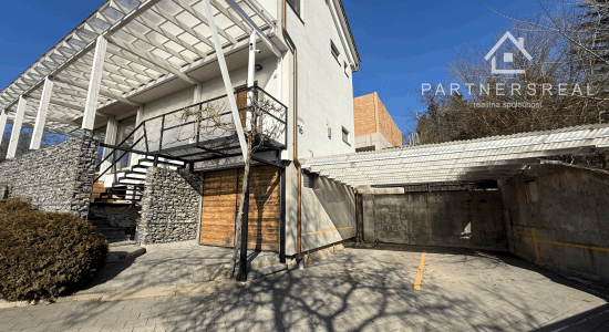 Na predaj vynimočný 4 izbový dom s panoramatickým výhĺadom Košice - Kalvária/ Zvolenská ul.