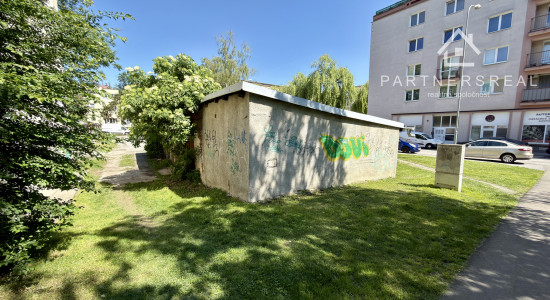 Radová garáž v TOP lokalite / Park Angelinum / Košice – Staré Mesto