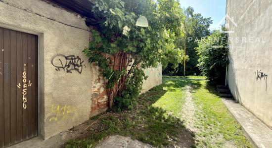 Radová garáž v TOP lokalite / Park Angelinum / Košice – Staré Mesto