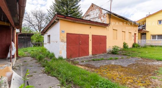 Na predaj- Rodinný dom s veľkým pozemkom v Lipanoch