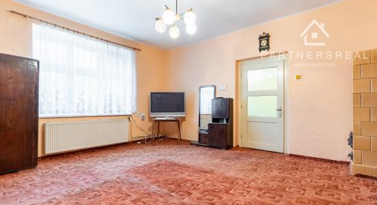 Na predaj- Rodinný dom s veľkým pozemkom v Lipanoch