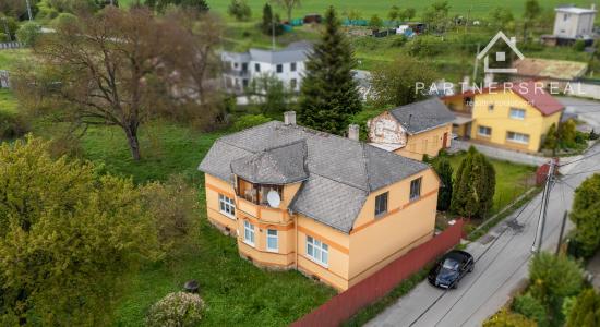 Na predaj- Rodinný dom s veľkým pozemkom v Lipanoch