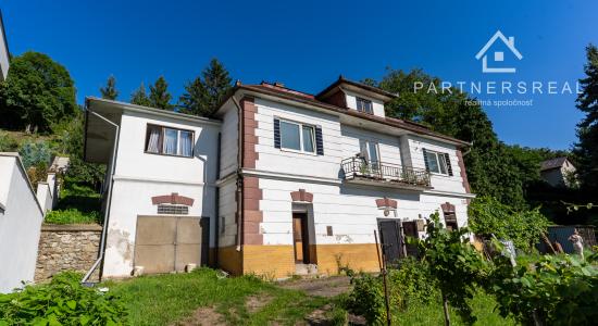 Na predaj: Rodinný dom s hektárovým pozemkom a vínnou pivnicou, Košice – Vyšné Opátske
