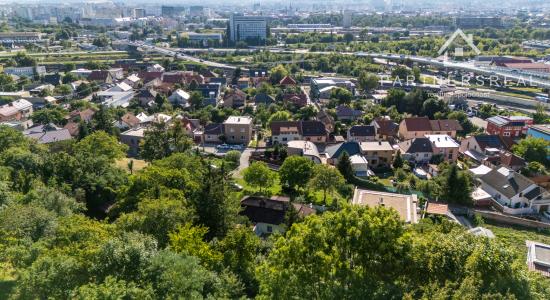 Na predaj: Rodinný dom s hektárovým pozemkom a vínnou pivnicou, Košice – Vyšné Opátske