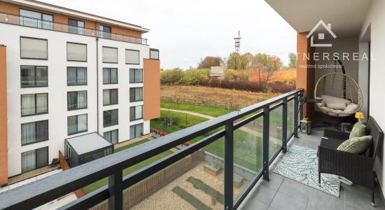 NA PREDAJ: KOMPLETNE ZARIADENÝ 2-IZBOVÝ BYT - PANORÁMA