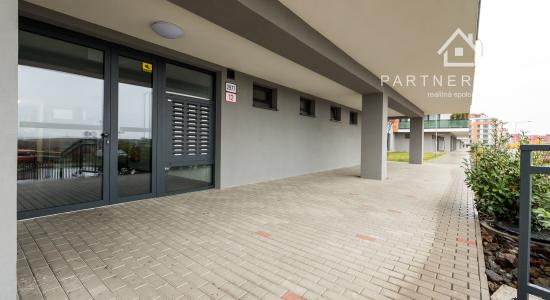 NA PREDAJ: KOMPLETNE ZARIADENÝ 2-IZBOVÝ BYT - PANORÁMA