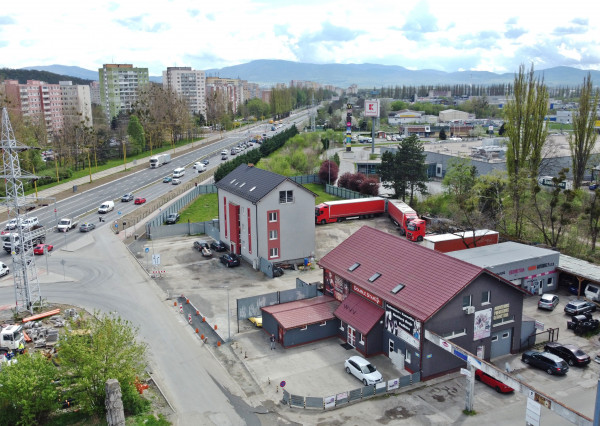 Zabehnutý plne vybavený auto a pneuservis 160m2, prenájom, Textilná – Košice