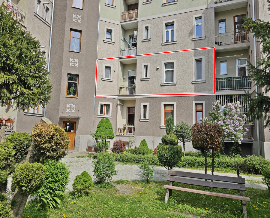 Tehlový 3 izbový byt s krásnym dvorom, 3x loggia,  predaj, Košice – juh, Krivá ulica